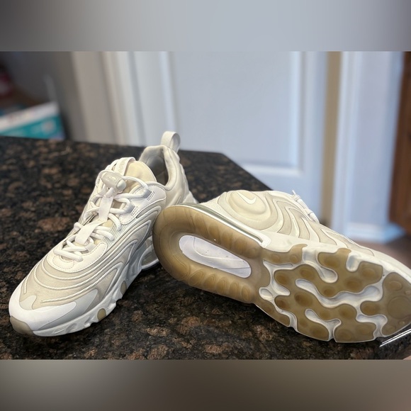 Nike Air Max Sz 10 Preowned 270 React ENG
Photon Dust - Picture 6 of 7